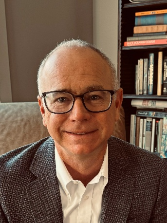 Headshot of Daniel Rhodes